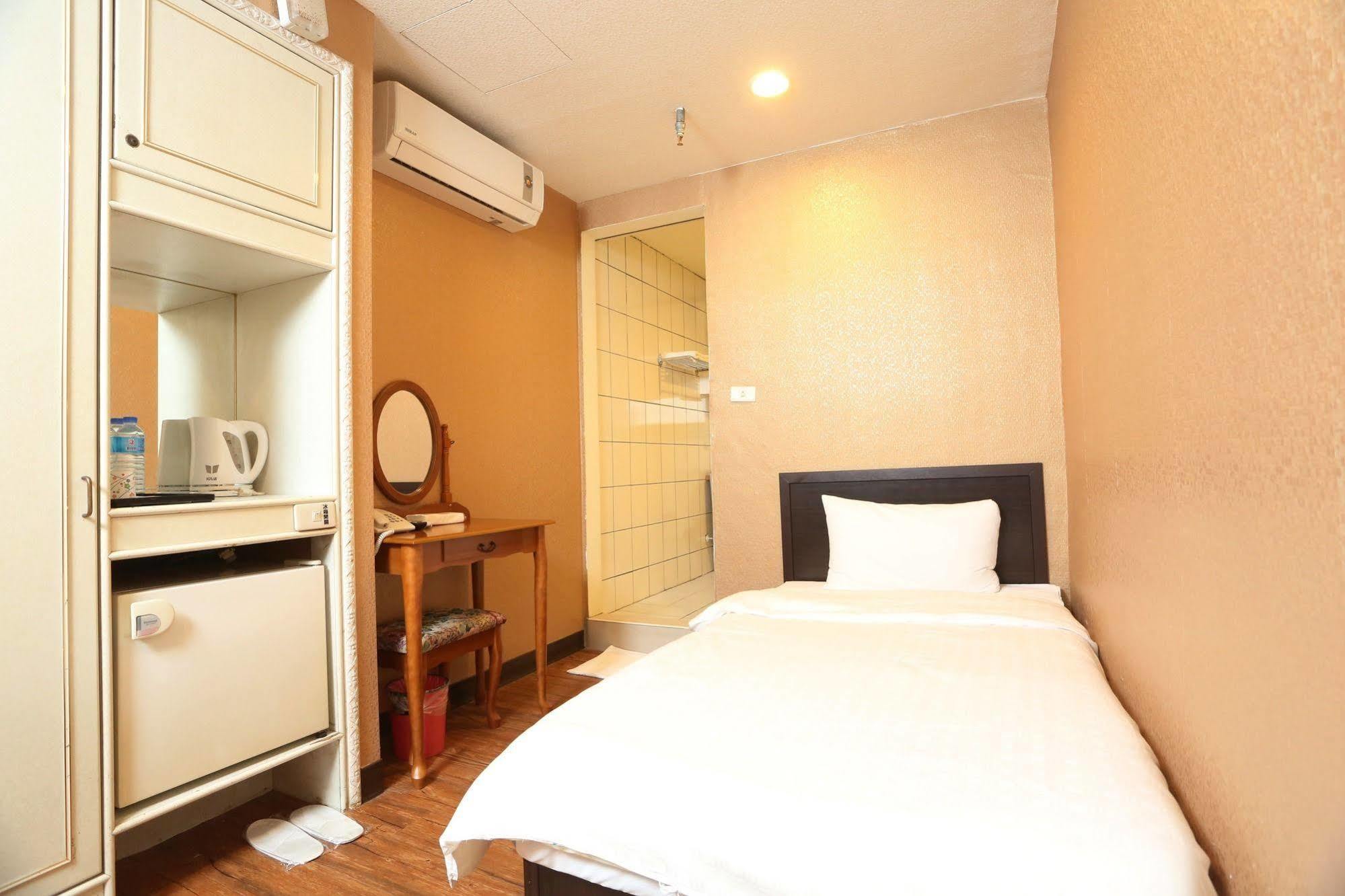 Banciaoking Hotel Taipei Bagian luar foto